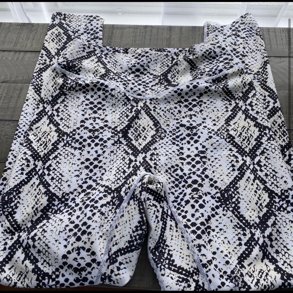 Balance Athletica Ascend Leggings - Python